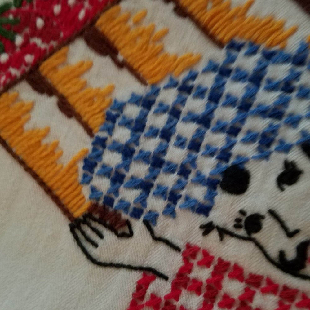 Vintage-look Italian Tea Towels Cross Stitched New - Picture 5 of 6